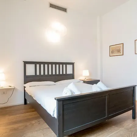 Ponte Vecchio Apartment Florence