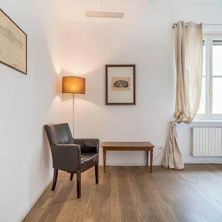 Ponte Vecchio Apartment Florence