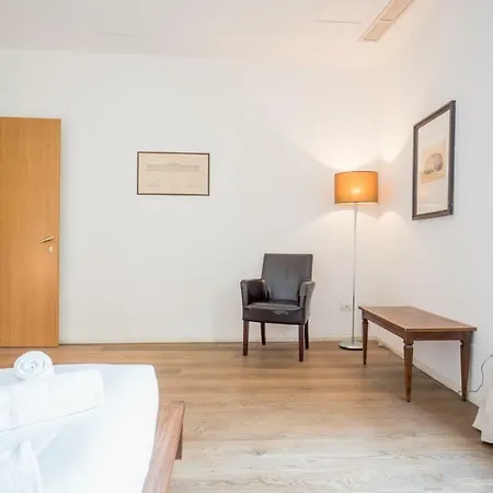 Ponte Vecchio Apartment Florence