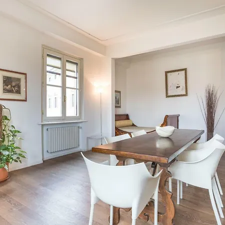Ponte Vecchio Apartment *